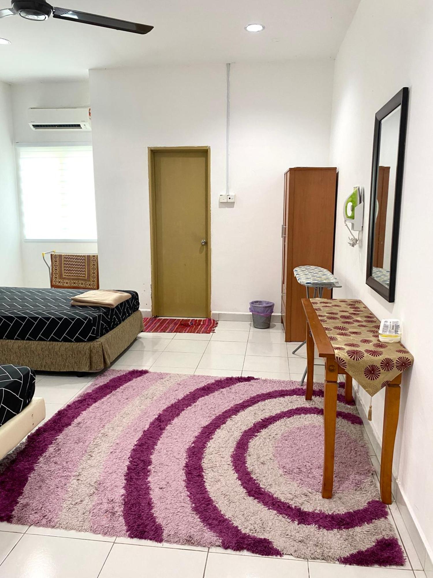 Near And Airport - Ivana Unit A1